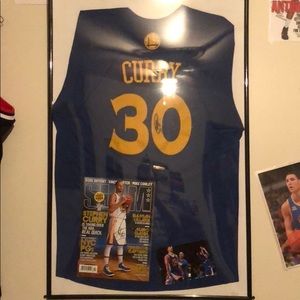 Stephen Curry Autograph Shirt and Magazine